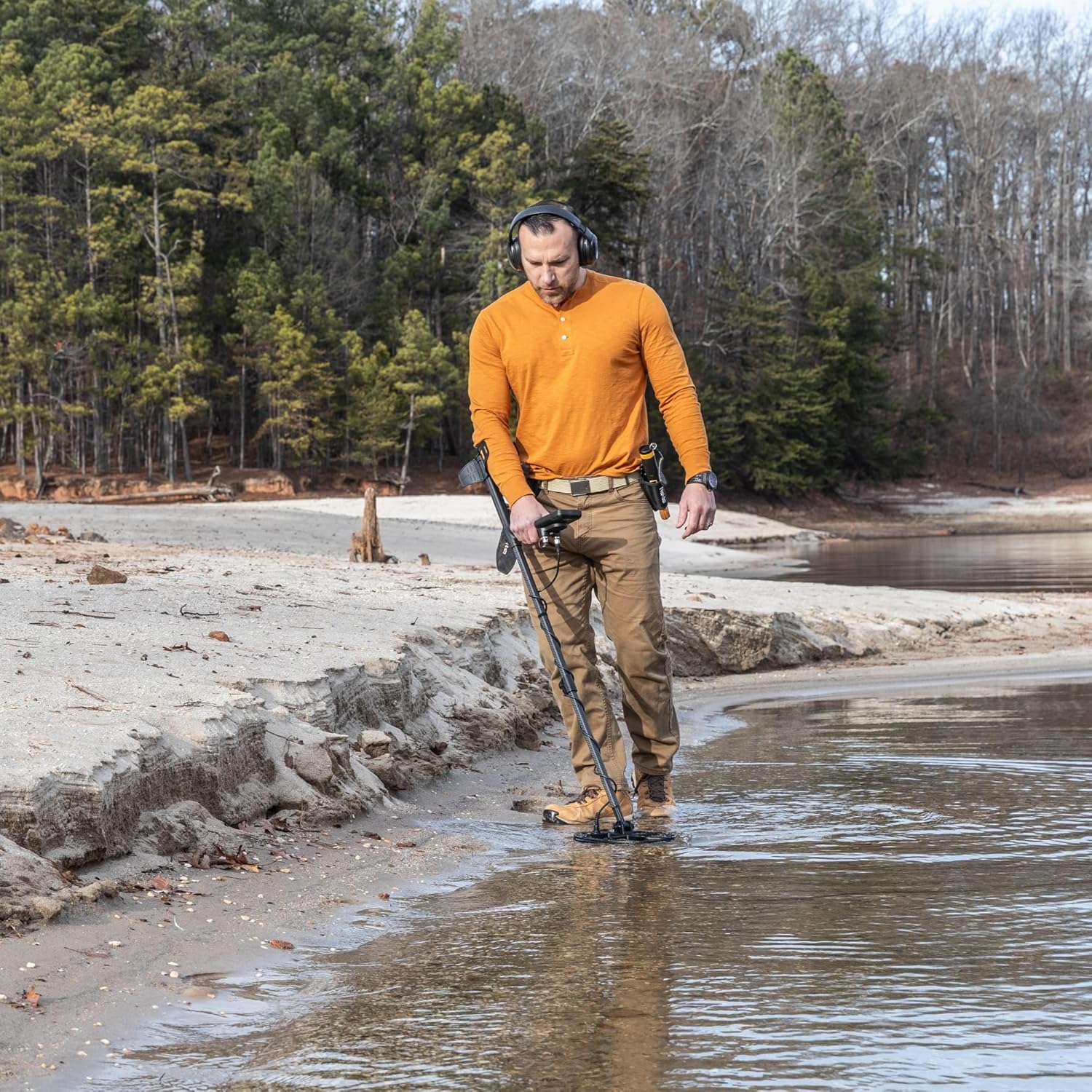 Find a trustworthy metal detector specialists in Texas. Compare pricing, shipping, and support for Minelab, Nokta, and XP models.