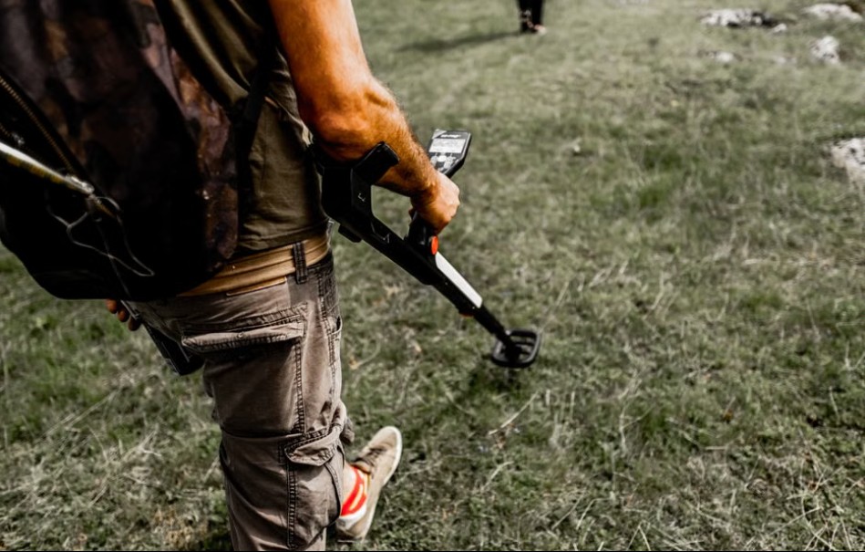 Minelab and Nokta Hobby Metal Detectors for Beginners